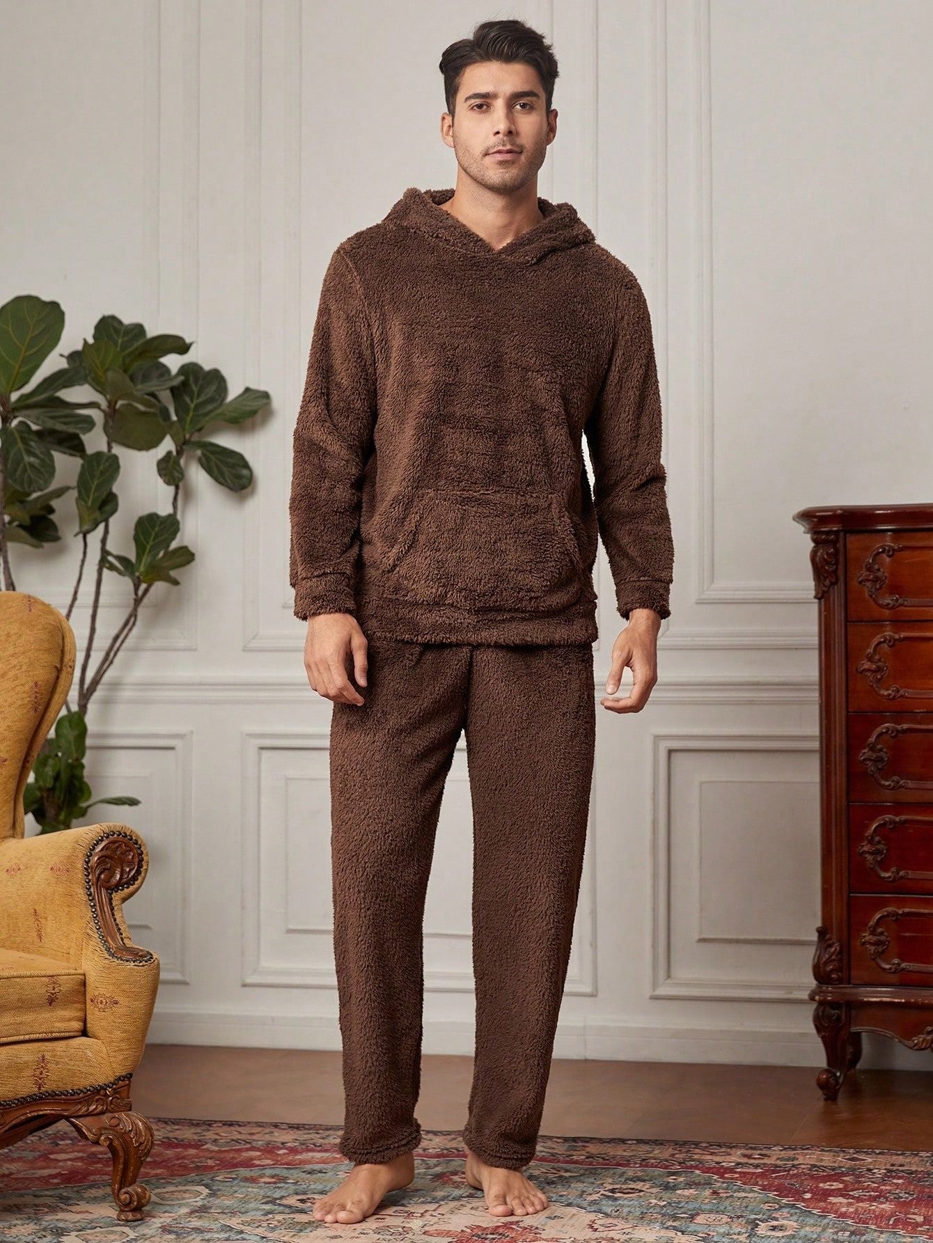 Factory direct sales European and American cross-border men's loose casual coral fleece home clothes hooded pajamas set 24 autumn and winter